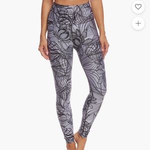 Reversible Beyond Yoga Leggings: Size S